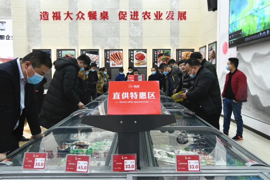 武寧縣廚師協(xié)會鐘斌會長一行蒞臨聰廚考察交流 武寧縣廚師協(xié)會鐘斌會長一行蒞臨聰廚考察交流