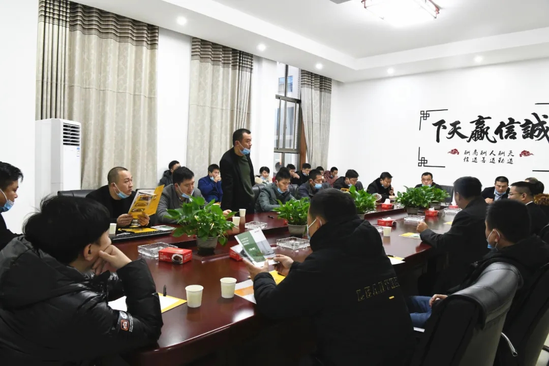 武寧縣廚師協(xié)會鐘斌會長一行蒞臨聰廚考察交流 武寧縣廚師協(xié)會鐘斌會長一行蒞臨聰廚考察交流